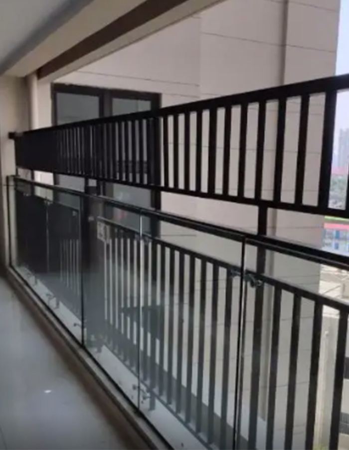 连廊栏杆连廊栏杆铝合金格栅阳台护栏铝合金百叶窗空调百叶窗锌钢百叶